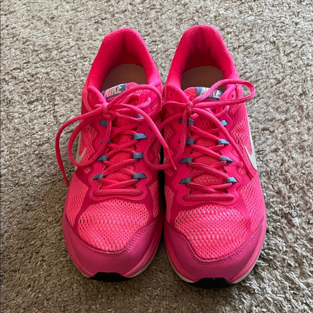 Nike Women's Bright Pink Dual Fusion 3 Athletic Sneakers, Size 8.5